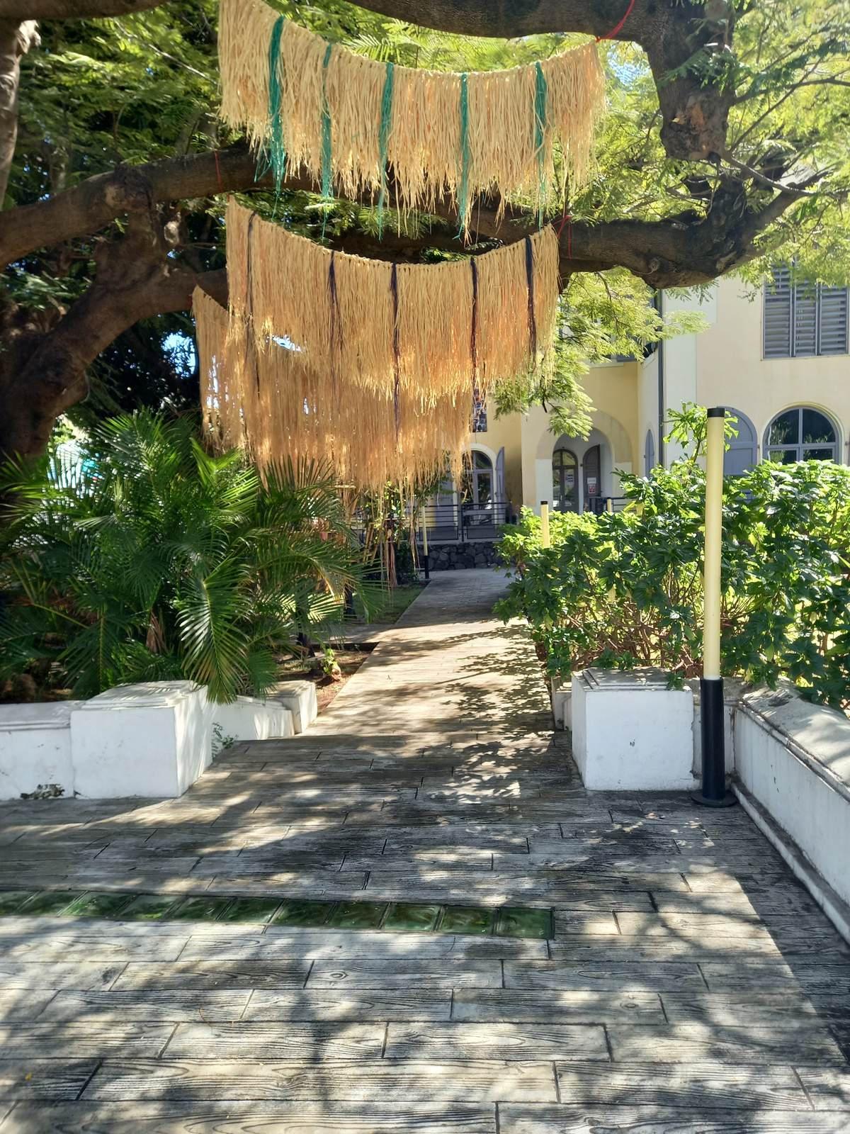 Tressaz Bourbon — Stylisme & Scénographie